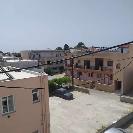 The Pearl - Hosted By Local Greek *
